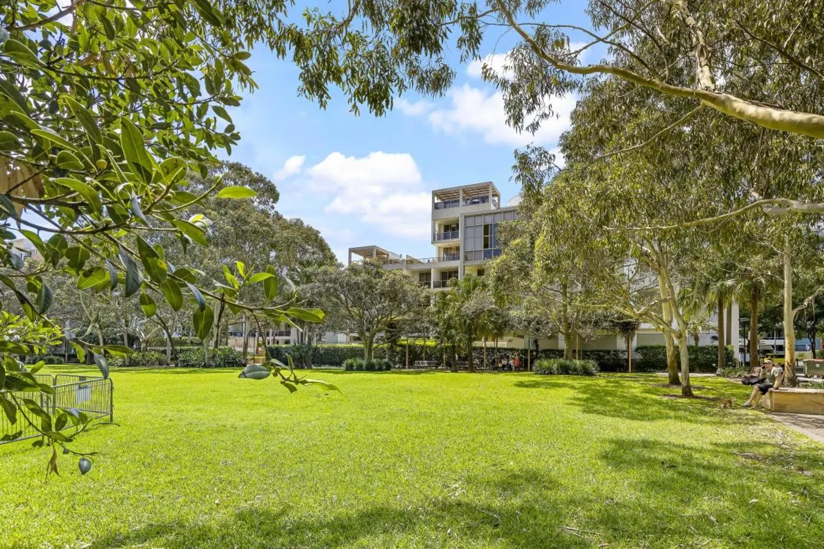 Image 5 of Fabulous 2B Apt Waterloo