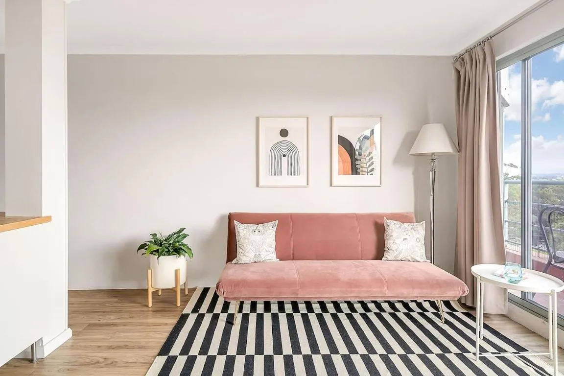 Image of ‘Georgina’ Mid-Century Modern Poolside Stay