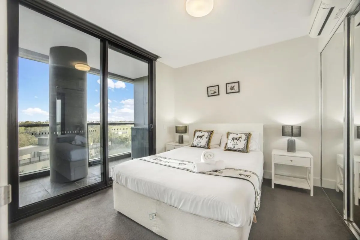 Image 1 of Green View 2B2B Olympic Park