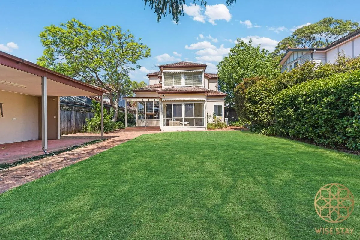 Image 5 of Greenwich Luxury near WharfTrainCBD steps to Sea