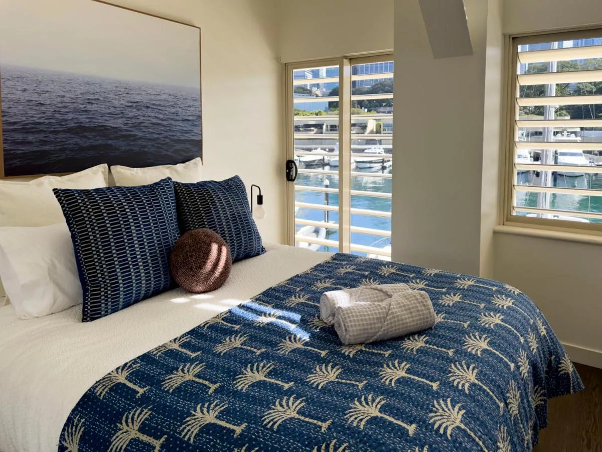 Image 1 of Harbour View Woolloomooloo