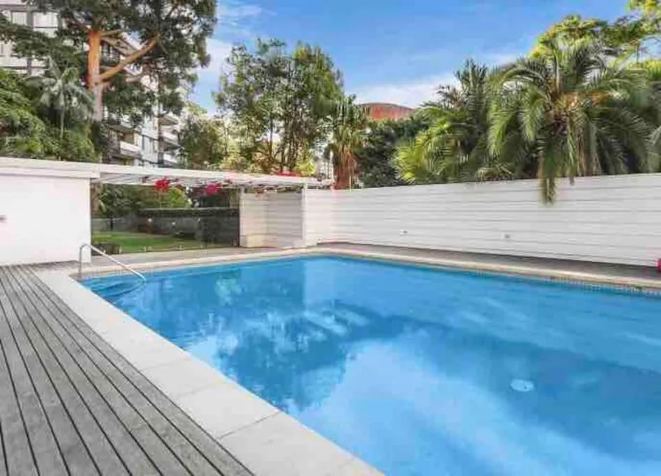 Image 3 of Harbourside Style, 2 Bed, A/C, Pool -Elizabeth Bay