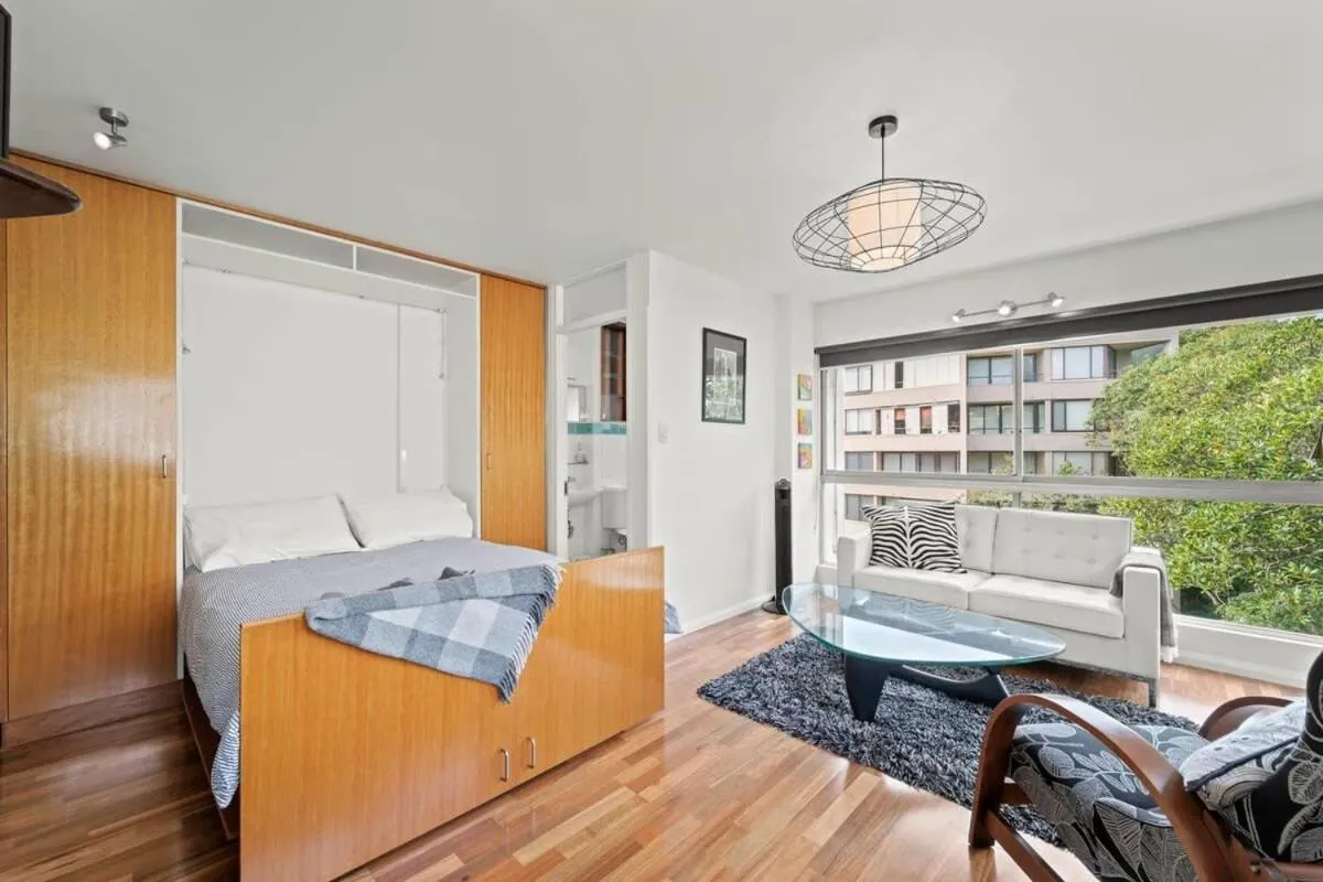 Image 5 of Heart Of The City Minutes from Macleay Street