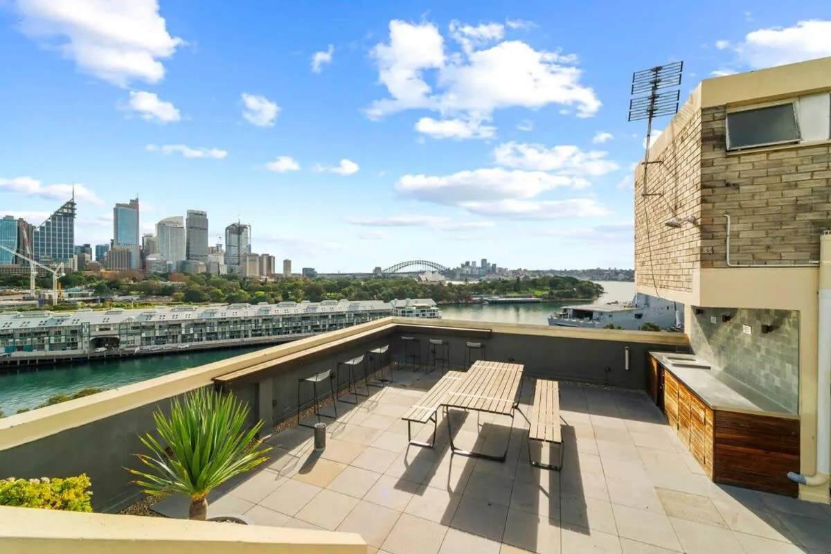 Image 4 of Heart Of The City Minutes from Macleay Street