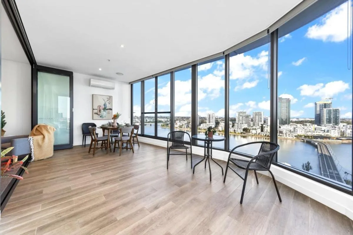 Image 3 of High level Fabulous view 3Beds APT in WWP