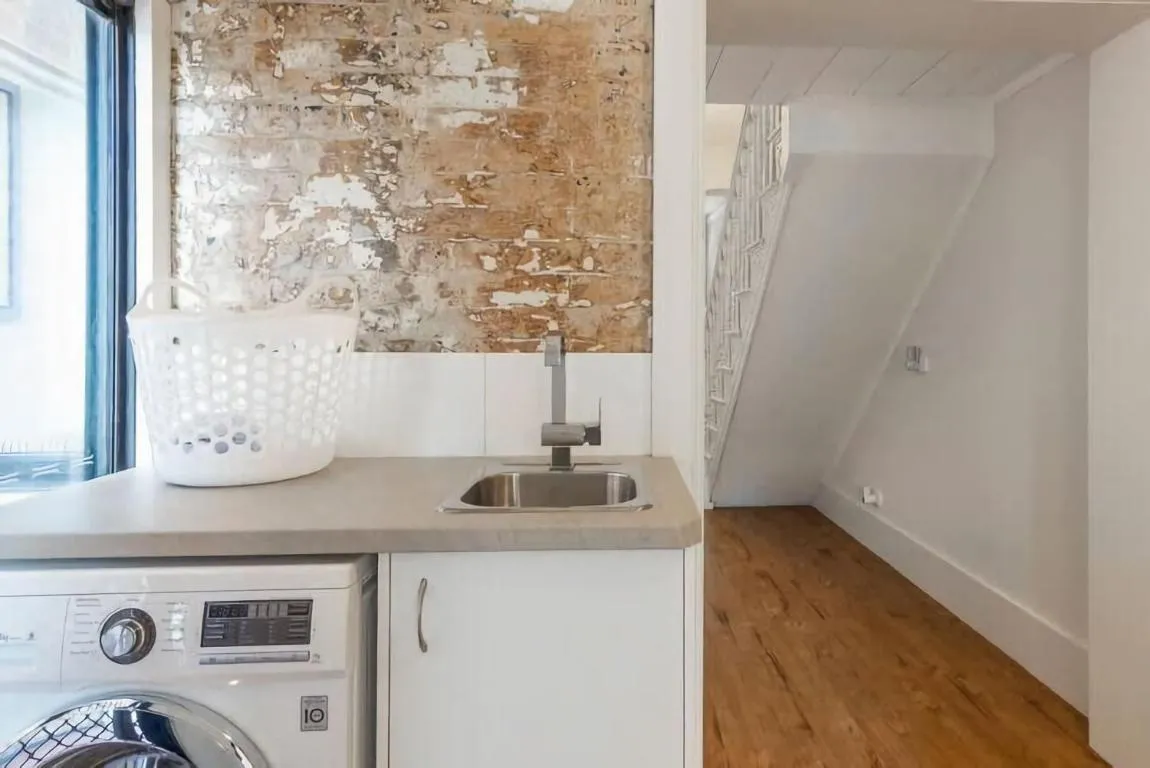 Image of Historic Terrace from 1877 Kings Cross