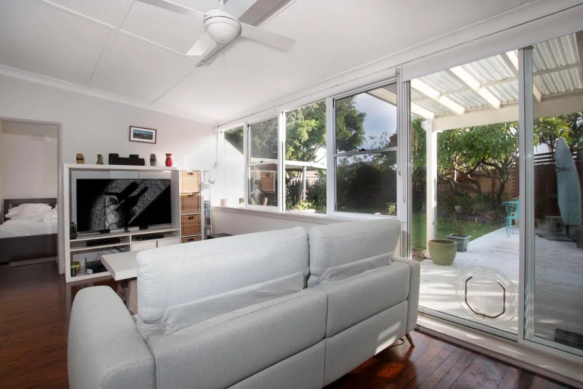 Image 4 of Home Away From Home – 3 Bedroom House Sleeps 6 – Parking