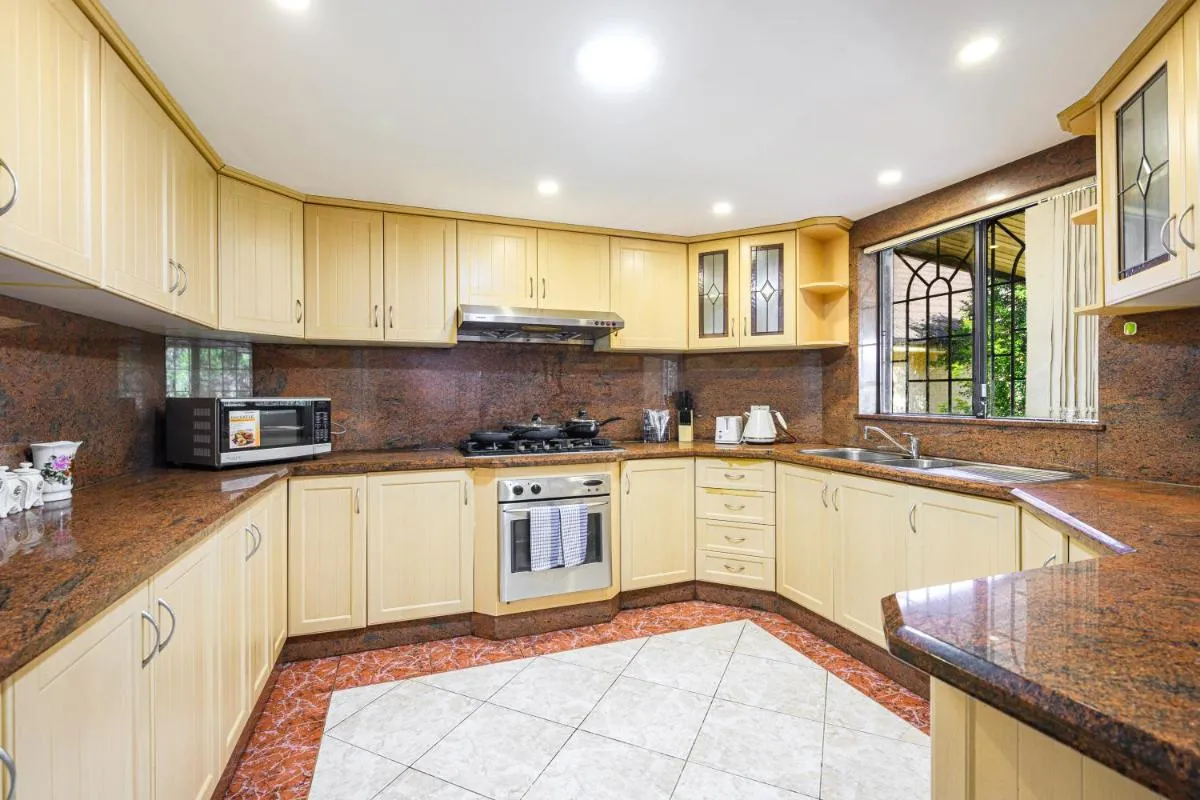 Image 3 of Hurstville Centre 2-level Large House