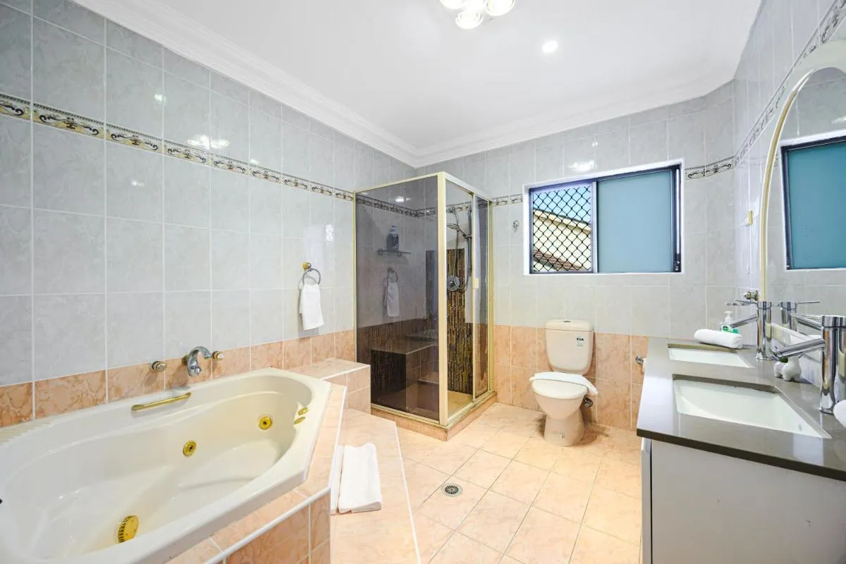 Image 2 of Hurstville Centre 2-level Large House