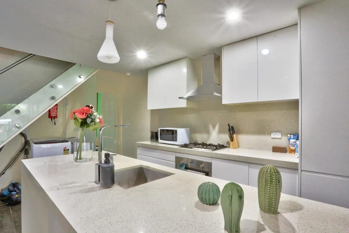 Image 3 of Ideal 3 Bedroom House City Centre Glebe 2 E-Bikes Included