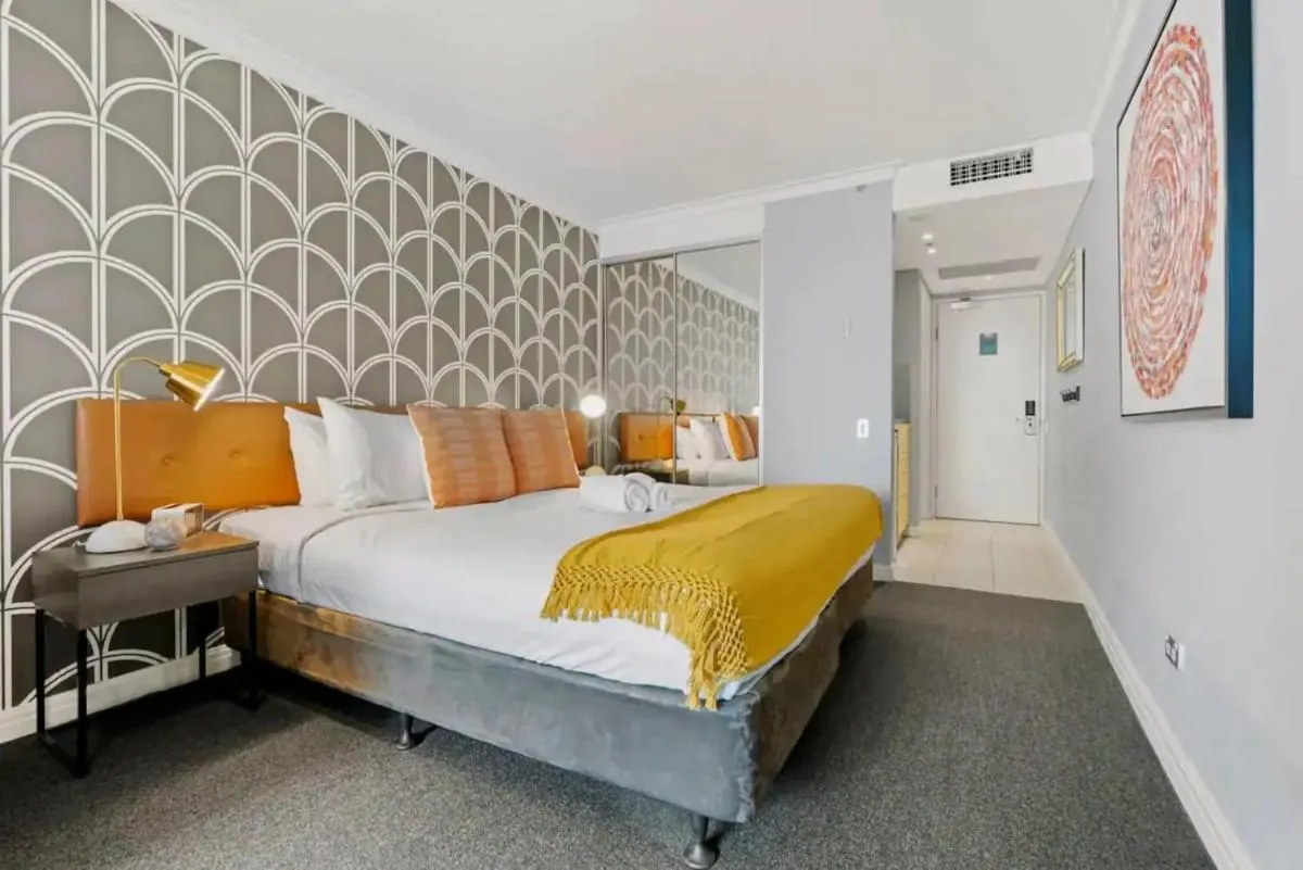 Image 6 of KOZYGURU HAYMARKET CLASSIC City STUDIO NHA653-1212