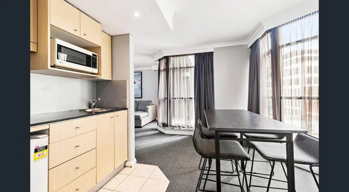 Image 3 of KOZYGURU HAYMARKET MODERN 1 APT BEST LOCATION NHA653-508