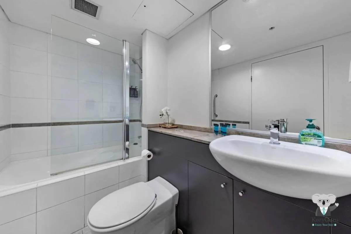 Image 2 of KOZYGURU HAYMARKET MODERN 1 APT Best Location NHA653- 701