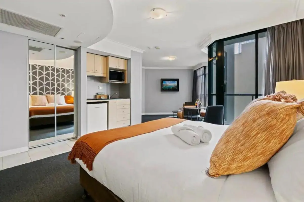 Image 5 of KOZYGURU HAYMARKET QUIET CITY STUDIO NHA653- 801