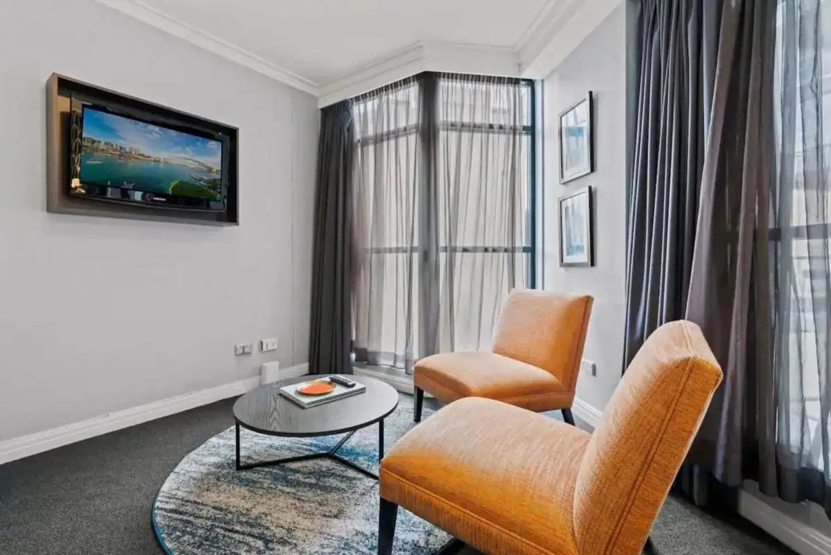 Image 4 of KOZYGURU HAYMARKET QUIET CITY STUDIO NHA653- 801