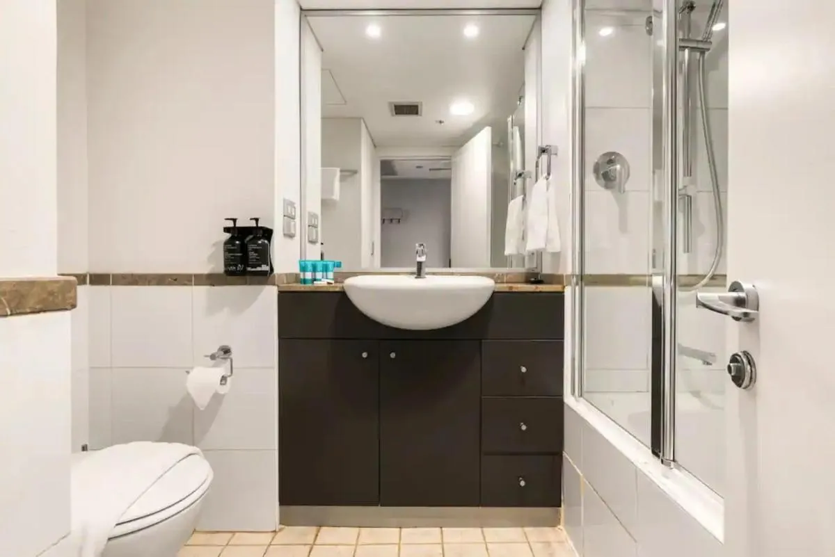 Image 2 of KOZYGURU SYDNEY CBD HAYMARKET 2 BED STUDIO NHA653- 610