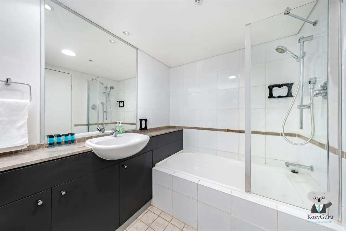 Image 2 of KOZYGURU SYDNEY CBD STUDIO WALK TO Chinatown NHA653- 815