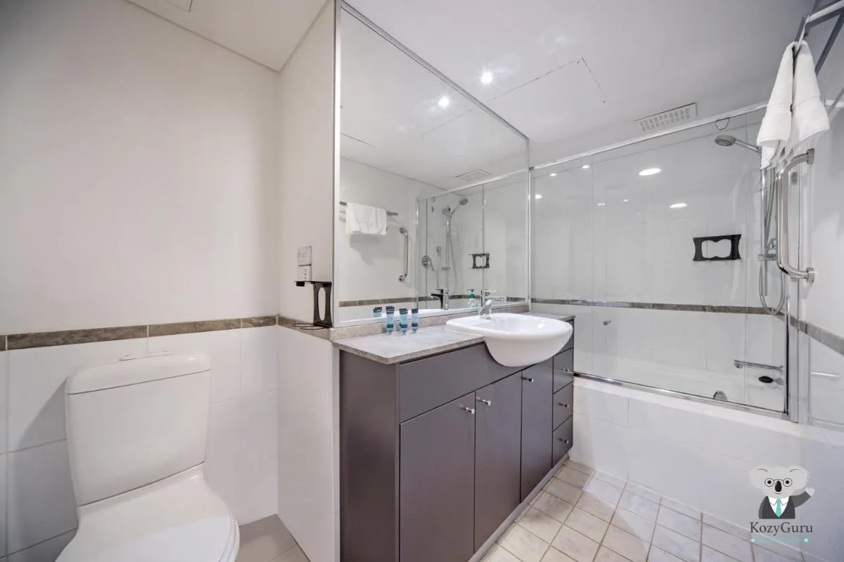 Image 6 of KOZYGURU Sydney CBD 1 bedroom with 2 BED APT NHA653- 502