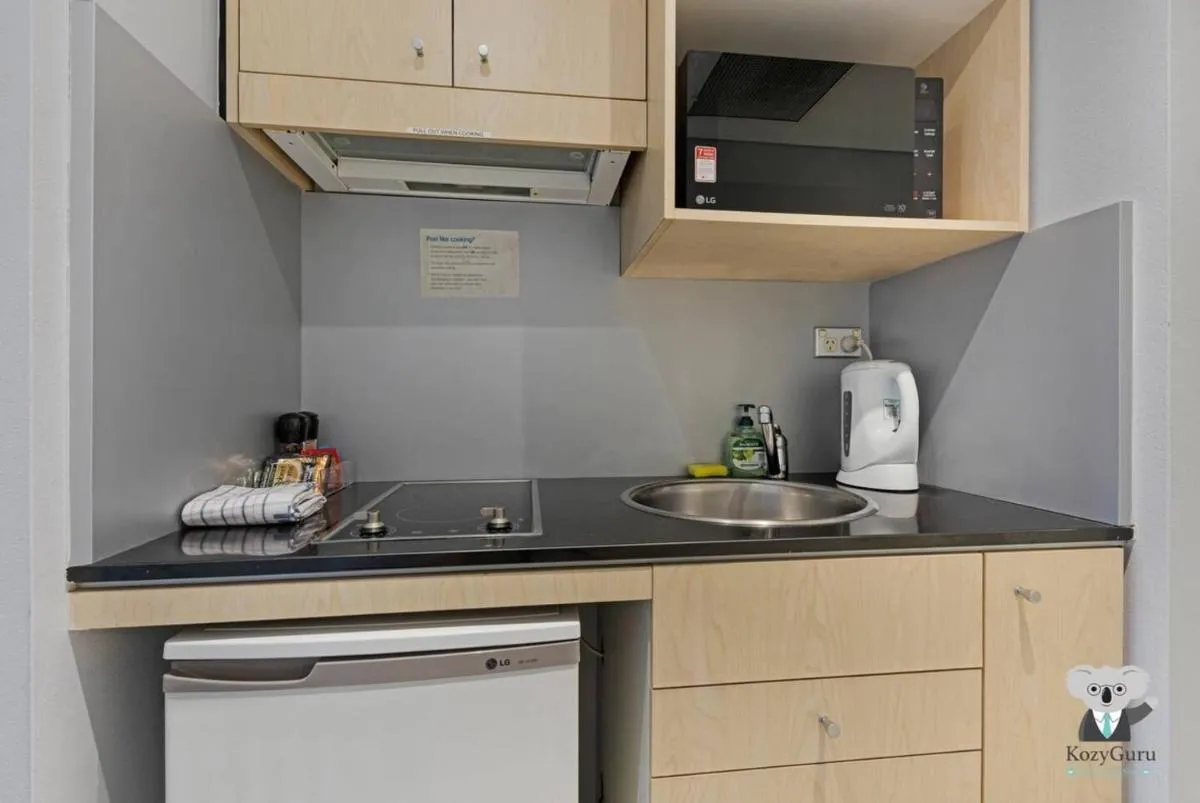 Image 6 of KOZYGURU Sydney CBD 2 BED STUDIO NHA653-1003