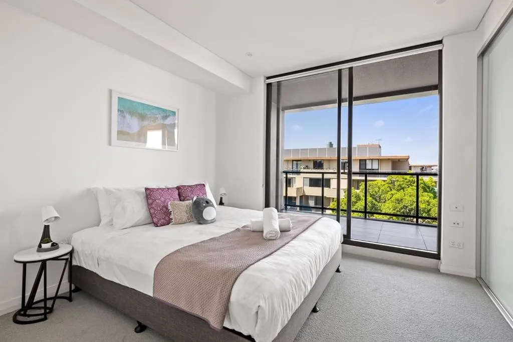 Image of Kind bed Apt w Sofabed in Ryde – Fast Wifi