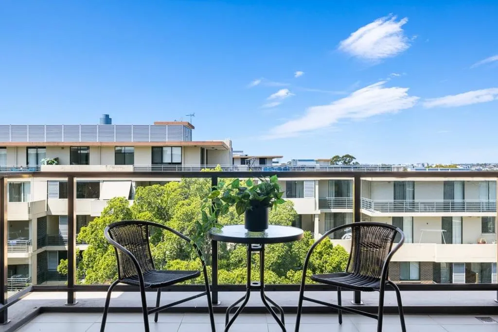 Image 5 of Kind bed Apt w Sofabed in Ryde – Fast Wifi