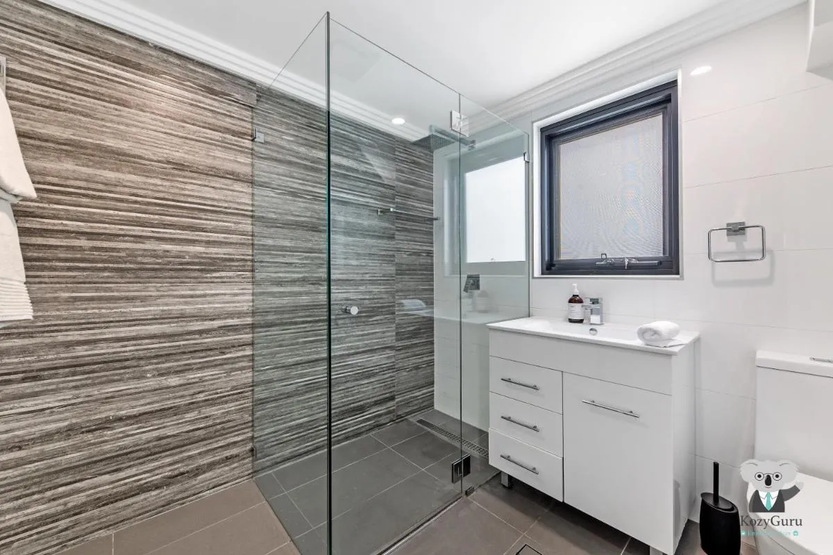 Image 2 of KozyGuru / Alexandria / Style Unique 2 Bed house NAL125