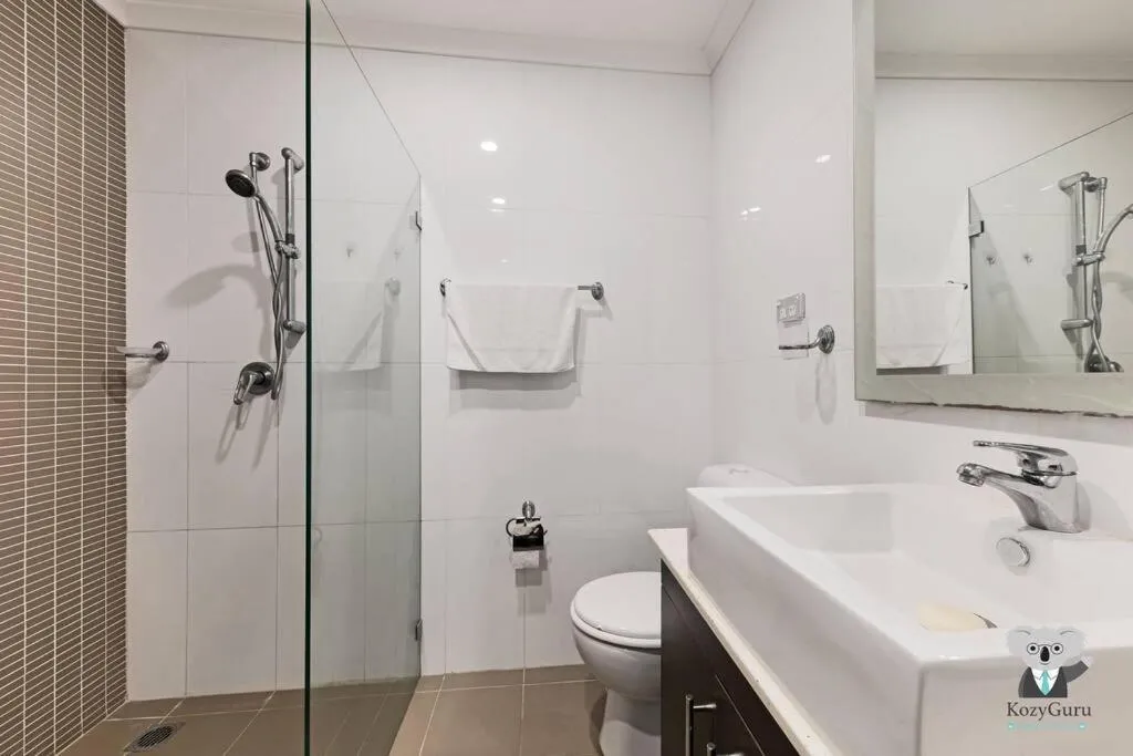 Image 2 of KozyGuru / Allawah / 2 Bed Kozy APT / NAL015