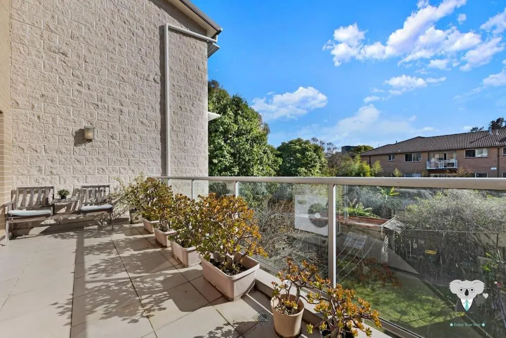 Image 5 of KozyGuru / Allawah / 2 Bed Kozy APT / NAL015