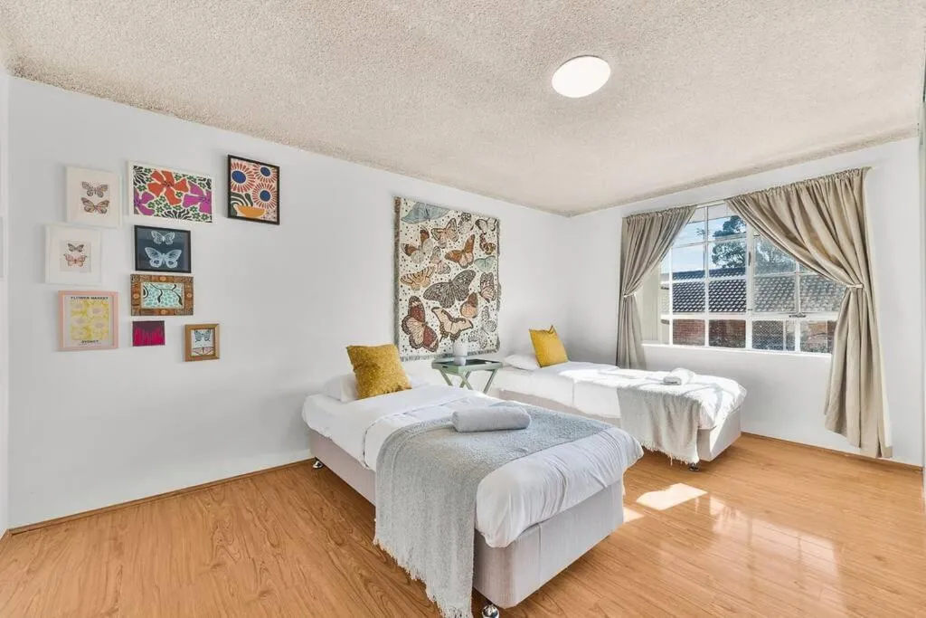 Image 1 of KozyGuru Harris Park 2Bed Apt Free Parking