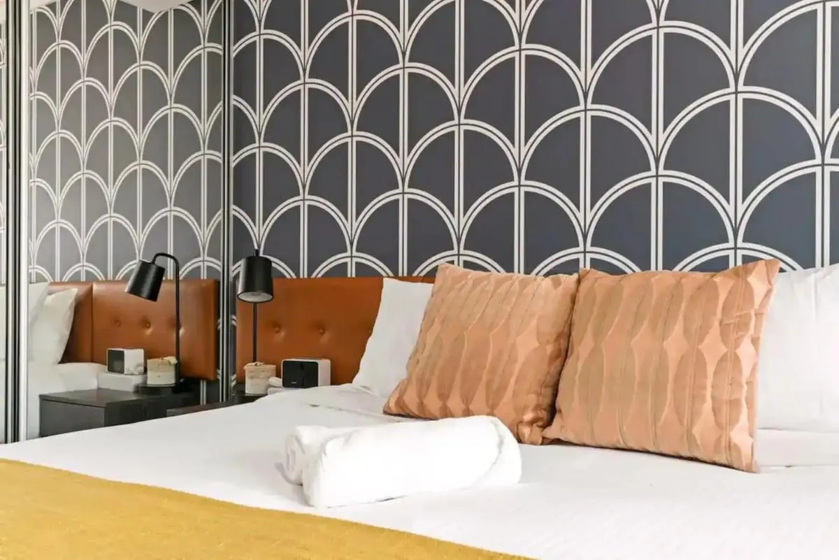 Image 6 of KozyGuru Haymarket Chic City Mantra STUDIO NHA653-1108