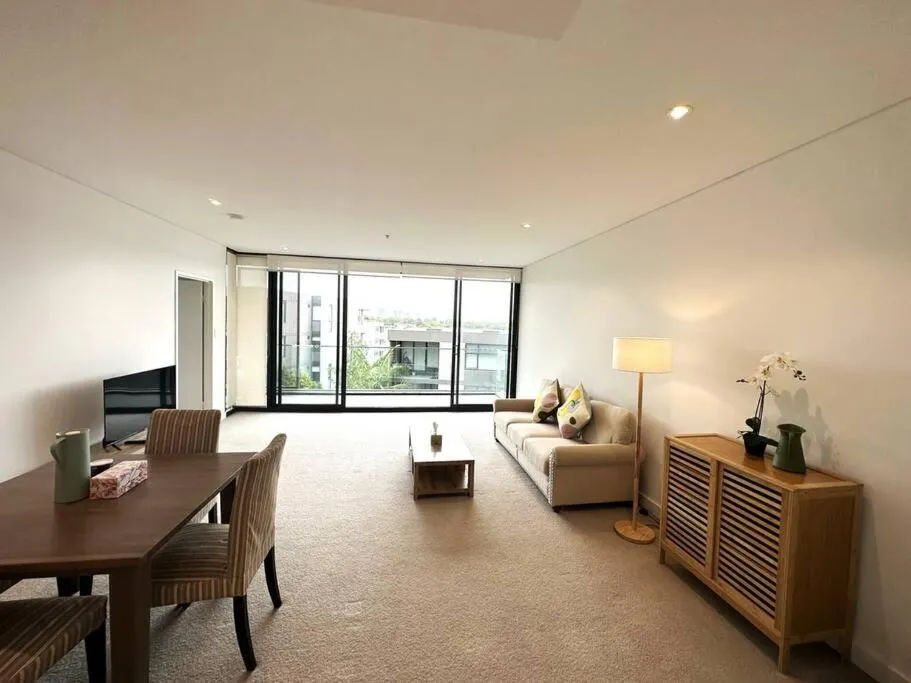 Image of KozyGuru / Mortlake / Lovely 2 Bed APT / NMO010