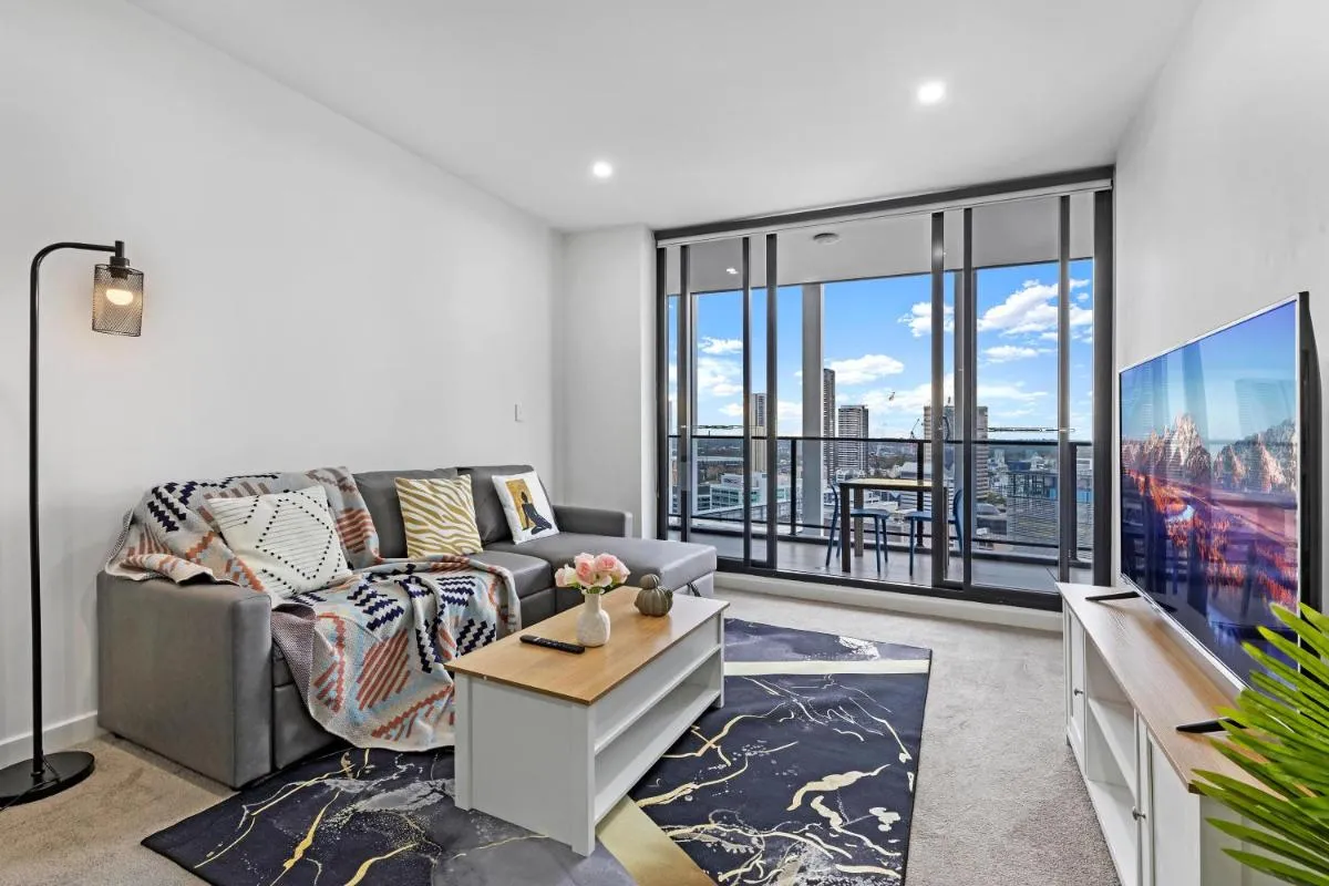 Image 1 of KozyGuru / Parramatta / 2B2B / NPA011-2402