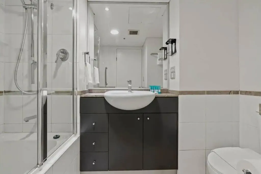 Image 2 of KozyGuru Sydney CBD Convenient City Studio NHA653-511