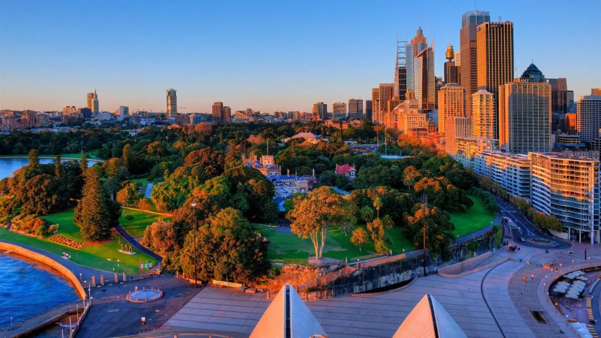 Image 5 of KozyGuru / Wentworth Point / 1 Bed Waterview Apt / NWP017-1705