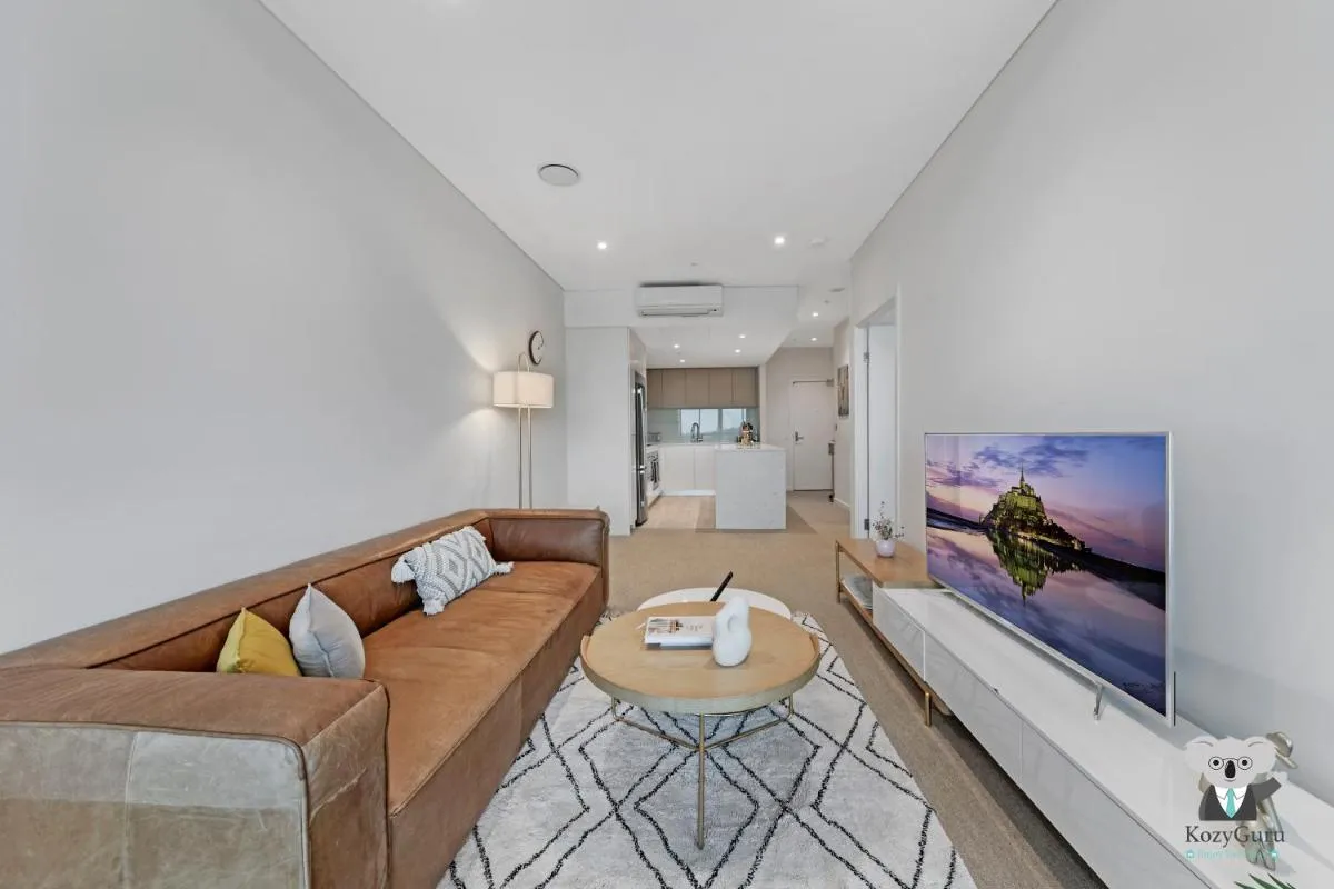 Image 4 of KozyGuru / Wentworth Point / 1 Bed Waterview Apt / NWP017-1705