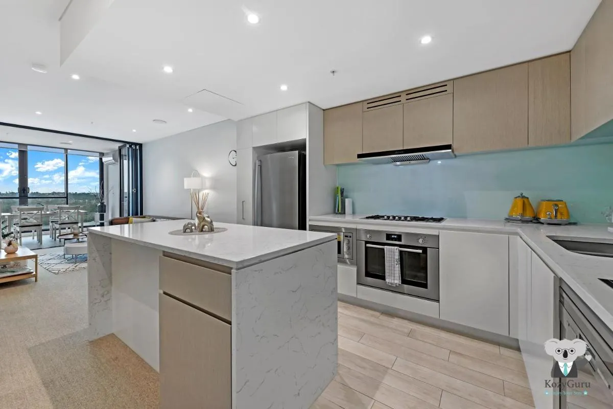 Image 3 of KozyGuru / Wentworth Point / 1 Bed Waterview Apt / NWP017-1705