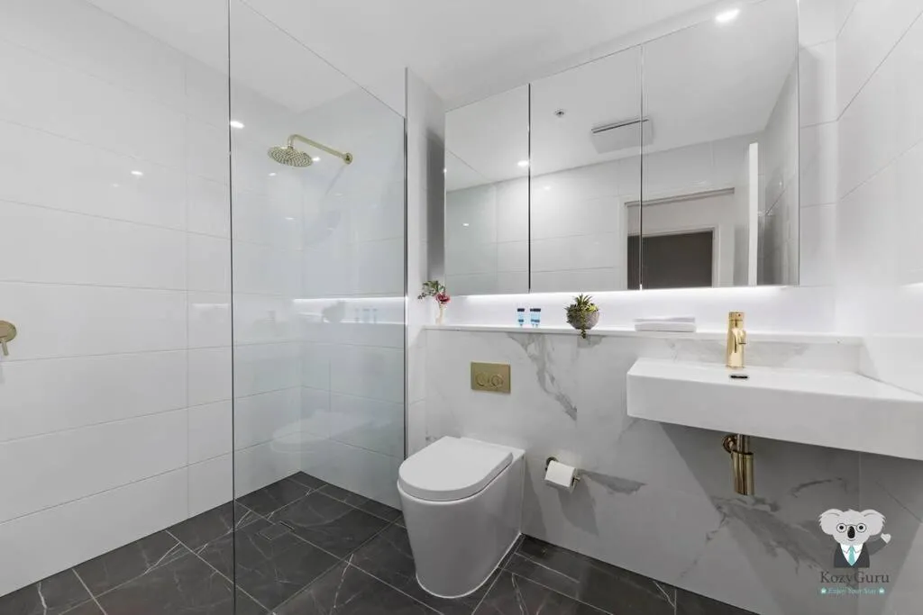 Image 2 of KozyGuru / Wentworth Point / 2B Cosy Apt / NWP001