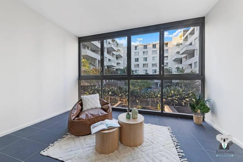 Image 5 of KozyGuru / Wentworth Point / 2B Cosy Apt / NWP001