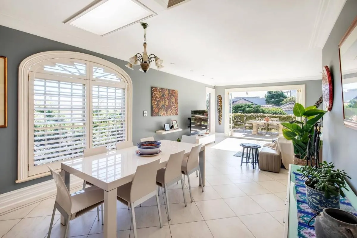 Image 4 of ‘La Vie en Rose’ Grand Living on Sydney Harbour