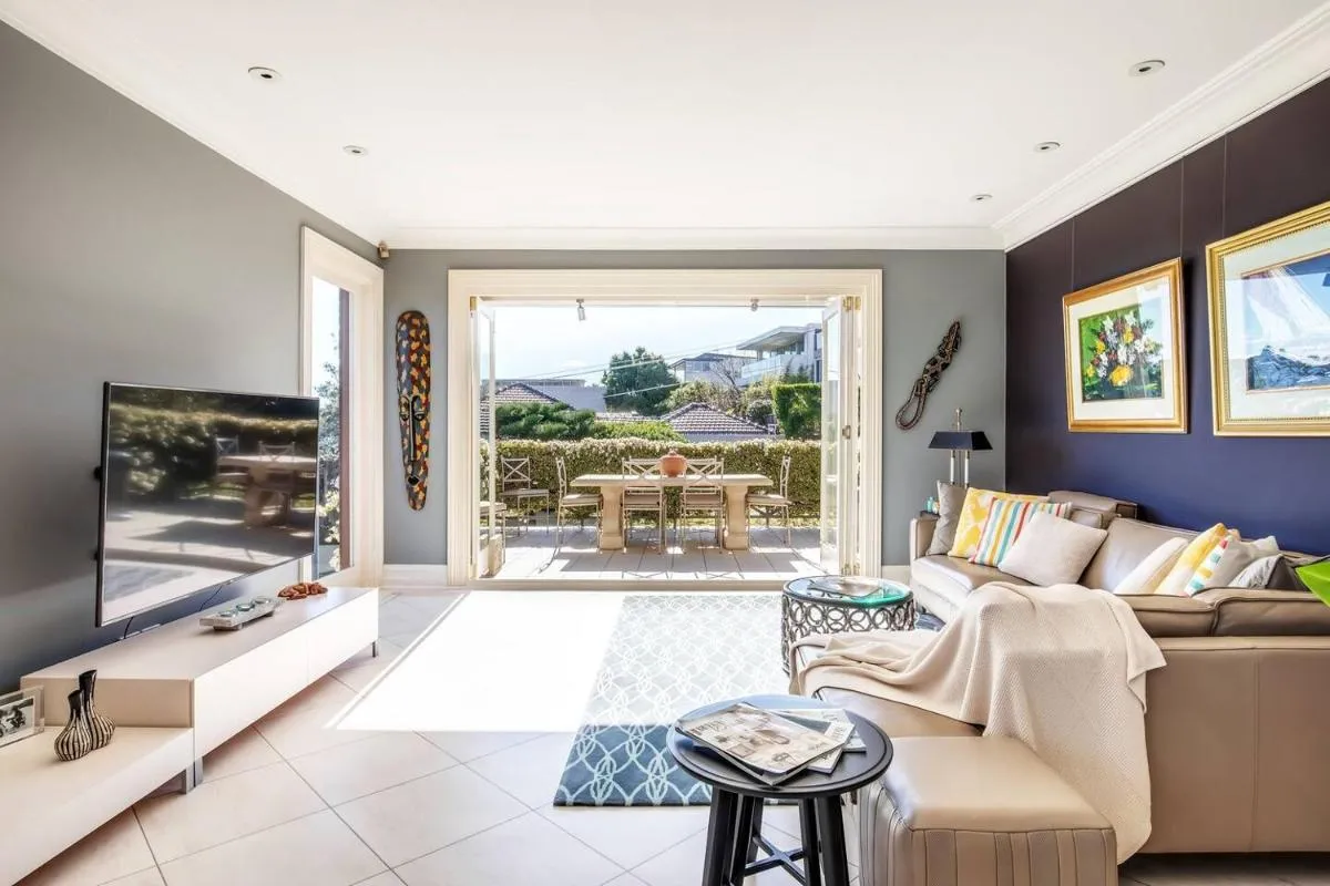 Image 5 of ‘La Vie en Rose’ Grand Living on Sydney Harbour