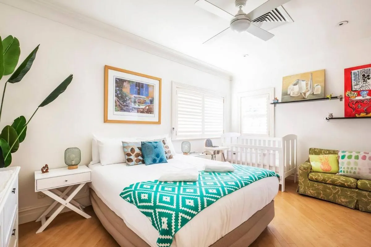 Image 1 of ‘La Vie en Rose’ Grand Living on Sydney Harbour