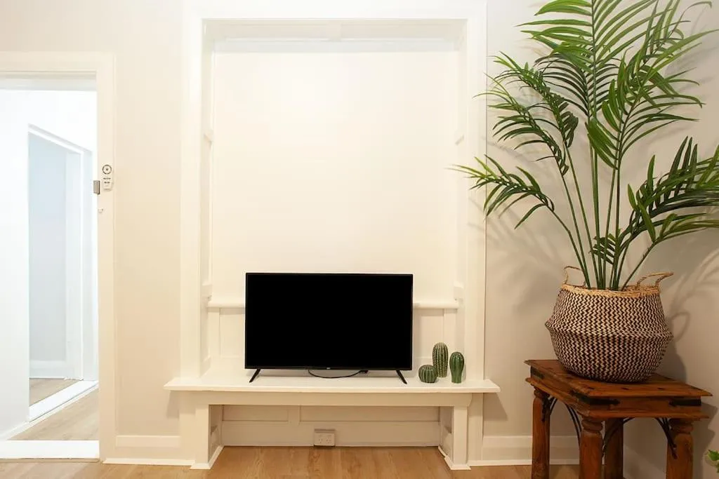 Image 4 of Large 4 Bed Beachside Haven 50m to Bondi Beach