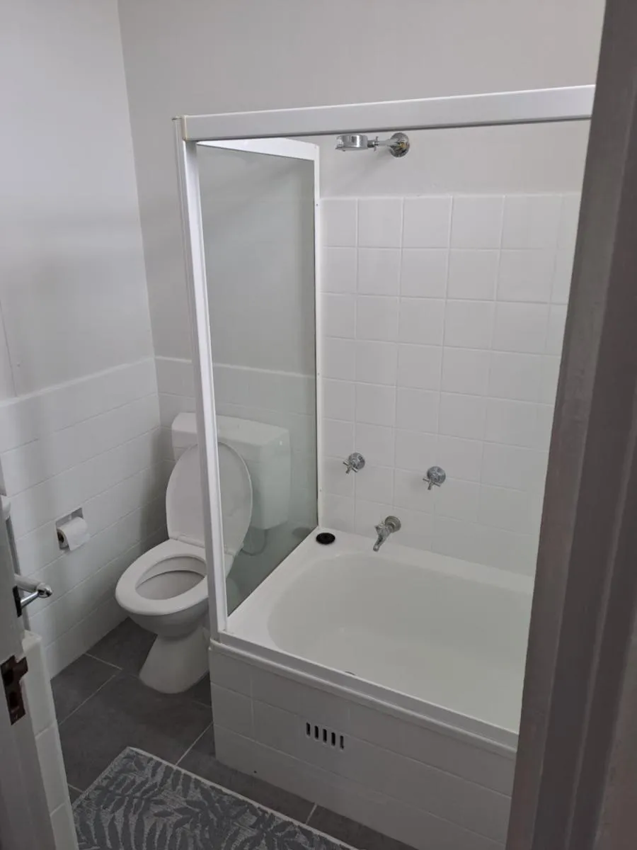 Image 1 of Lovely 1bed apartment Sydney inner west w parking