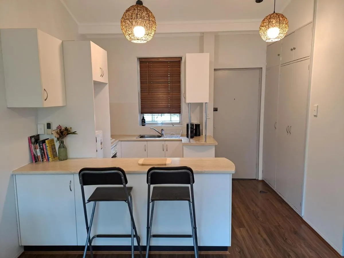 Image 2 of Lovely 1bed apartment Sydney inner west w parking