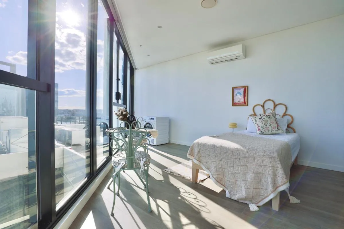 Image 1 of Lumière Waterside Oasis – Views, Parking, Ease