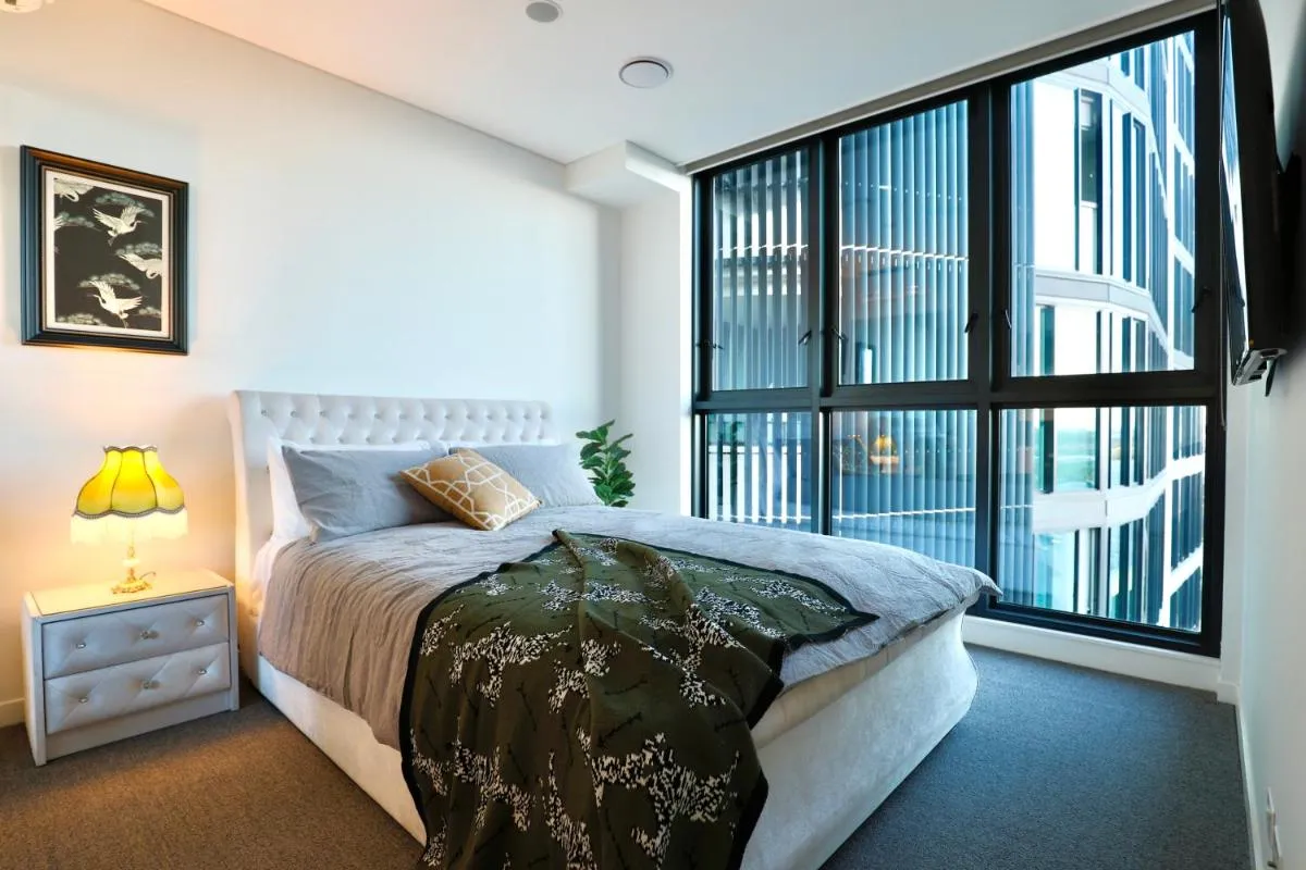 Image 6 of Lumière Waterside Oasis – Views, Parking, Ease