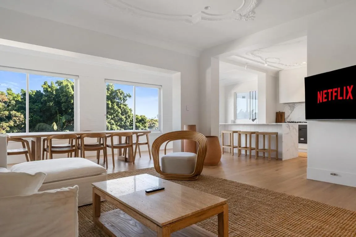 Image of Luxe 3BR Full-Floor Suite with Views Darling Point