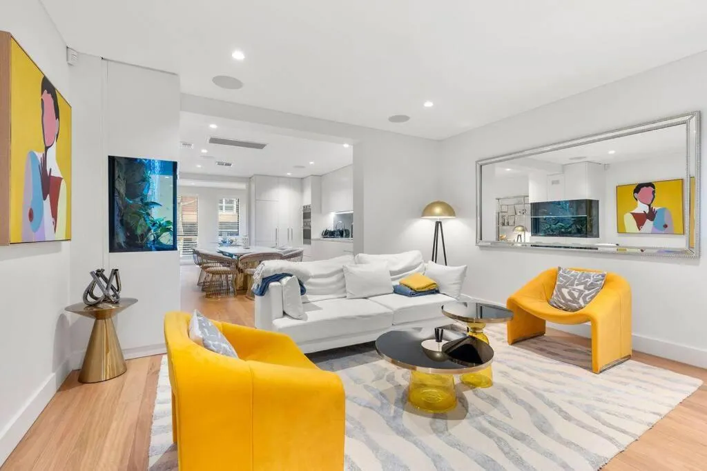 Image 4 of Luxurious 3-Story Terrace in Potts Point