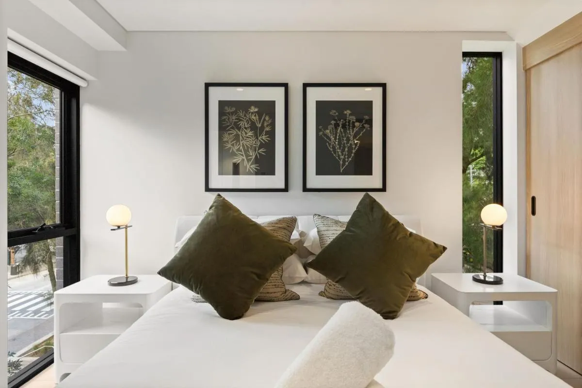 Image 5 of Luxurious Parkside 4BR Terrace House w/Garage