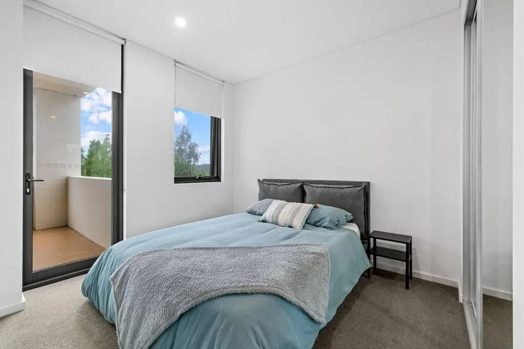 Image 1 of Luxury Waterfront 2 Bed near Olympic Park & Parra